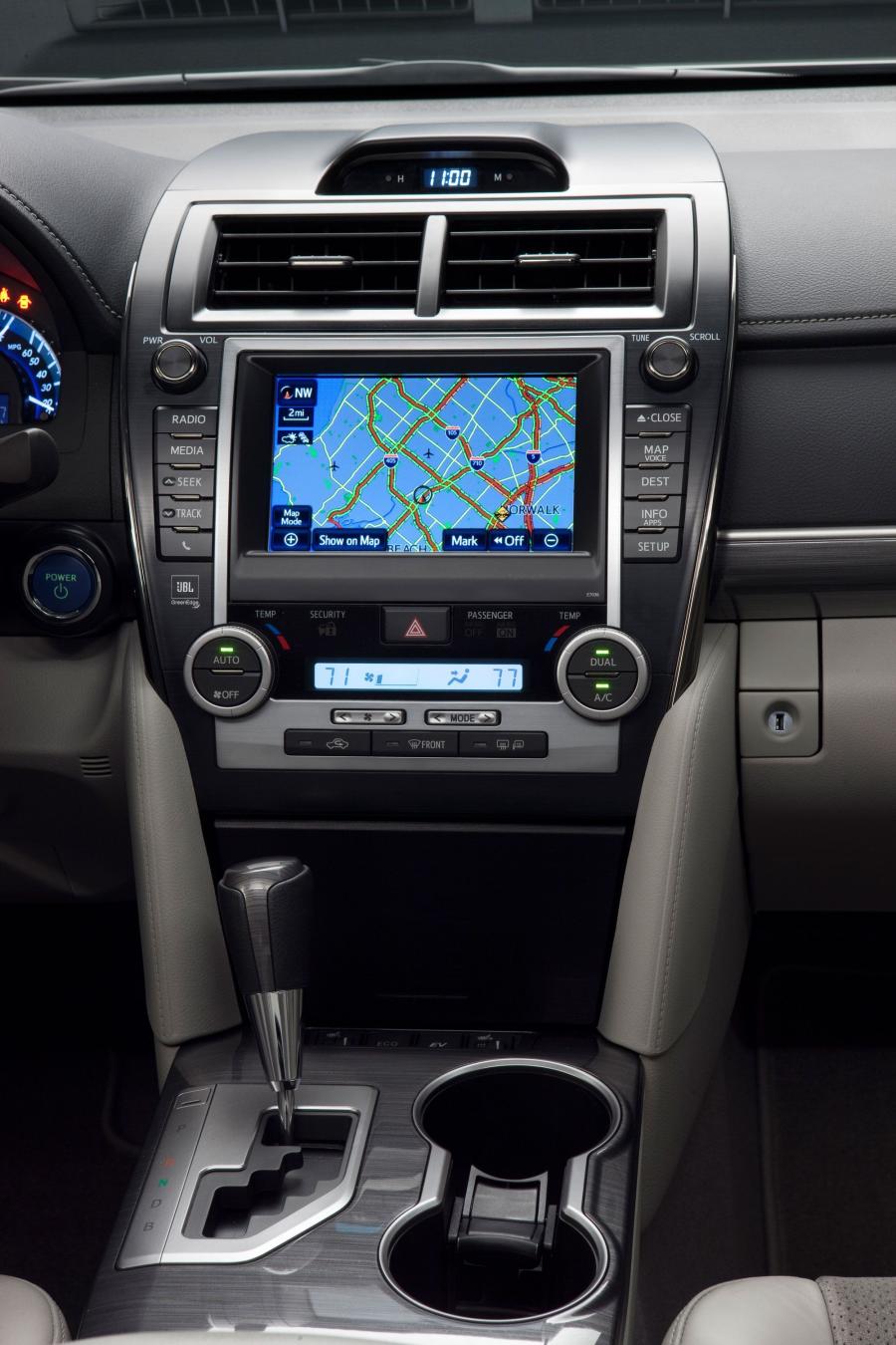 Toyota Camry Hybrid 2012 года  (фото 30 из 71)